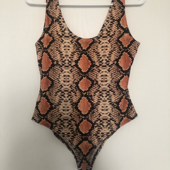 Patterned Bodysuit - Picture 2 of 3